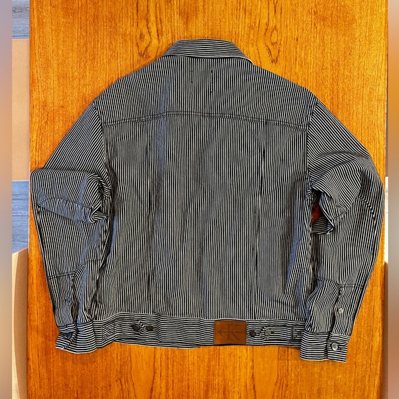 Calvin Klein white/navy jacket - Picture 2 of 2